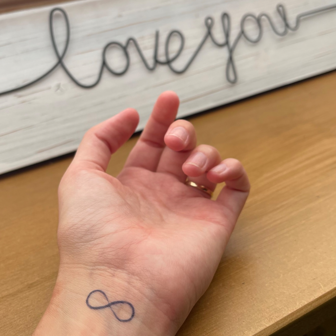 Midlertidig tatovering infinity